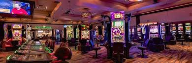 Live blackjack dealer interface on vipwin88 login mobile app